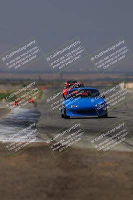 media/Sep-20-2025-Extreme Speed (Sat) [[1fcc23683c]]/Orange (Mid Intermediate)/Session 2 (Sunrise)/